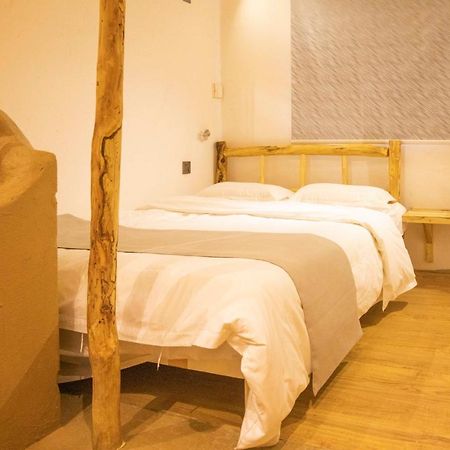Right Here Hotel ตุนหวง ภายนอก รูปภาพ