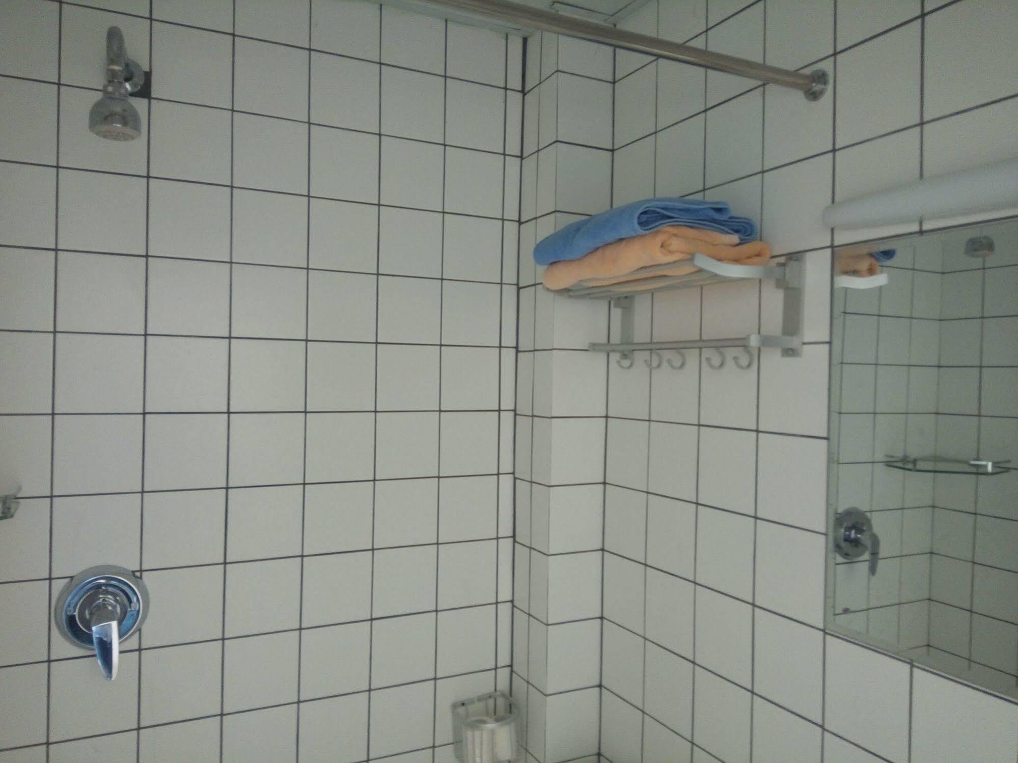 Right Here Hotel ตุนหวง ภายนอก รูปภาพ