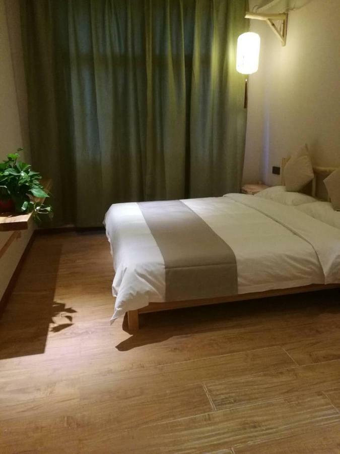 Right Here Hotel ตุนหวง ภายนอก รูปภาพ