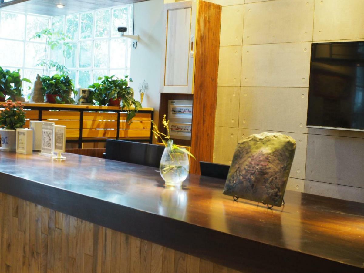 Right Here Hotel ตุนหวง ภายนอก รูปภาพ