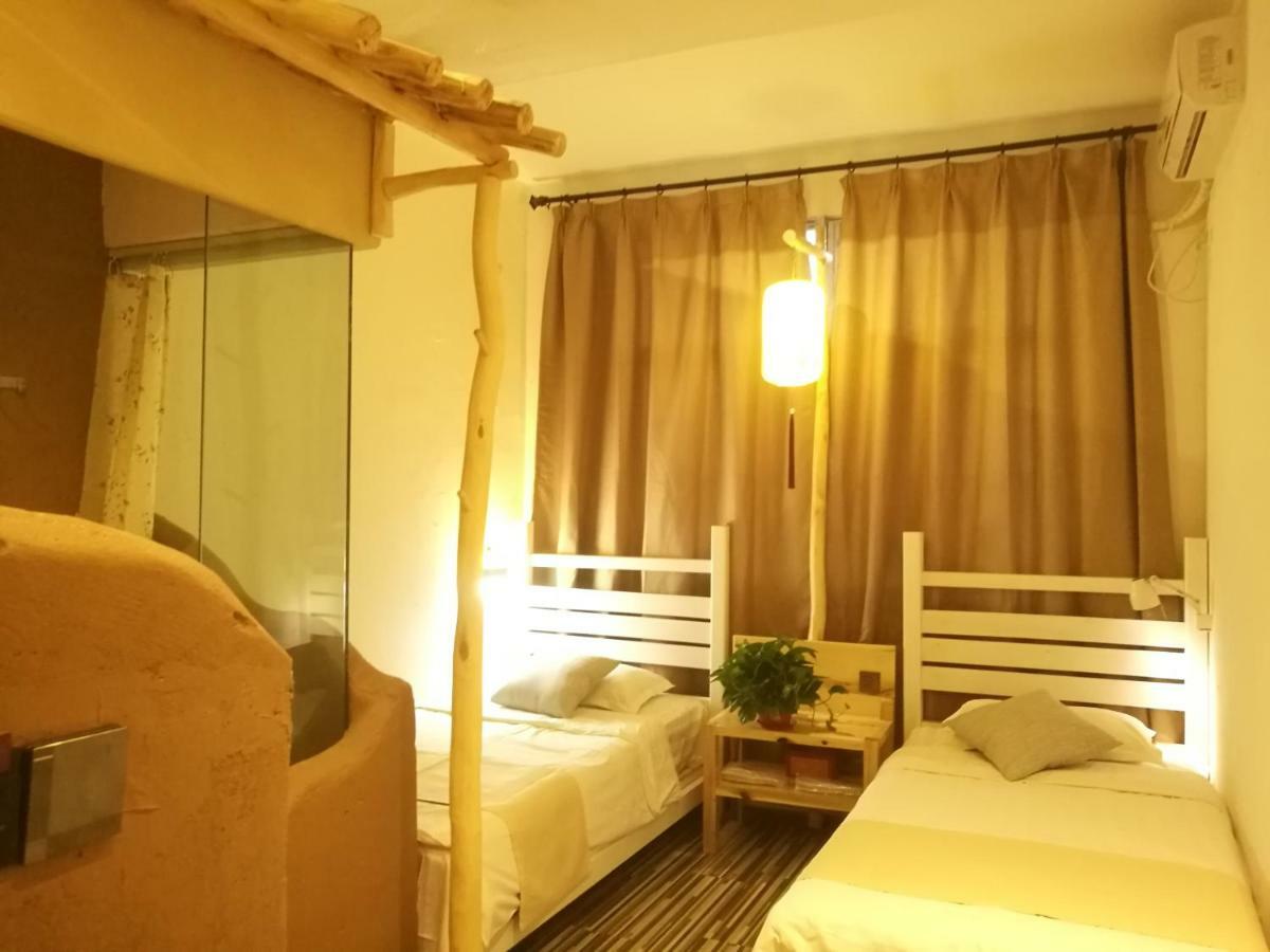 Right Here Hotel ตุนหวง ภายนอก รูปภาพ
