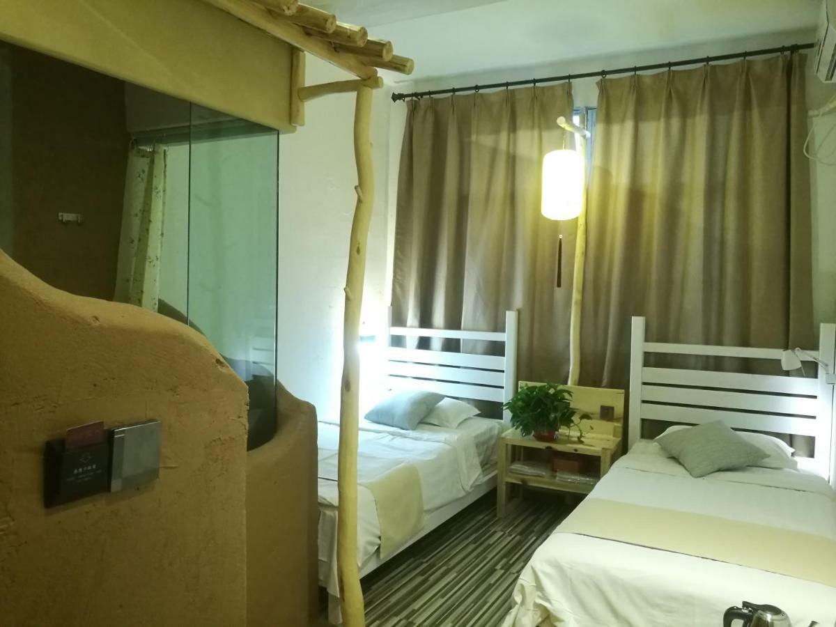 Right Here Hotel ตุนหวง ภายนอก รูปภาพ