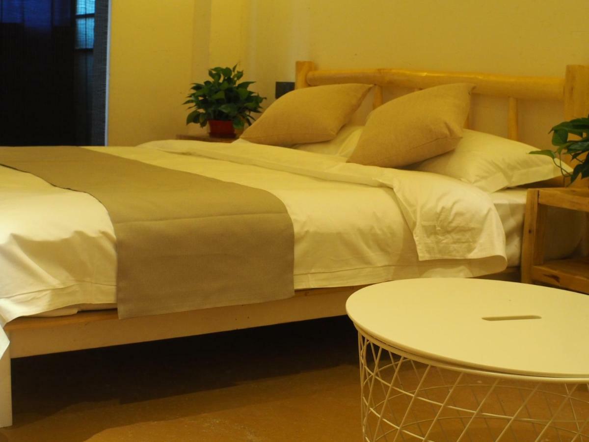 Right Here Hotel ตุนหวง ภายนอก รูปภาพ